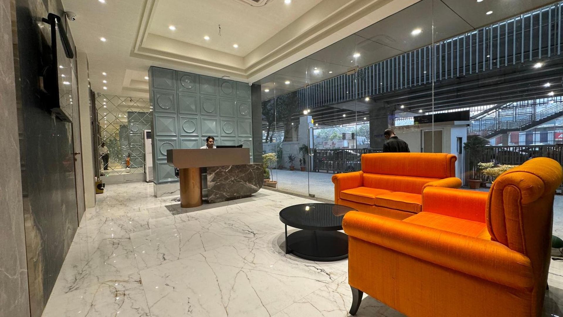 Hotel House, Valnai Malad