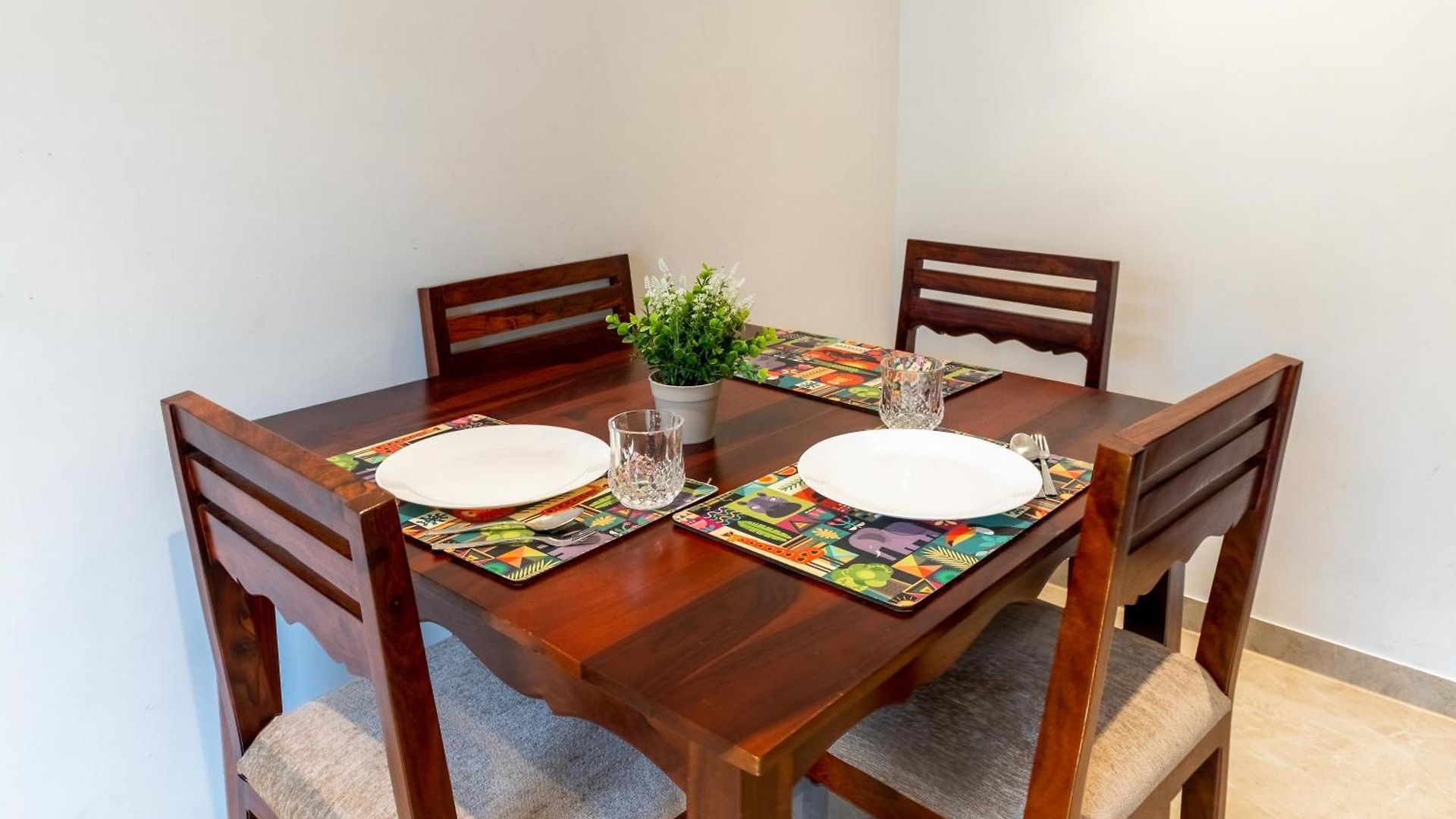 Aparthotel Zenia Luxury Suites And Serviced *