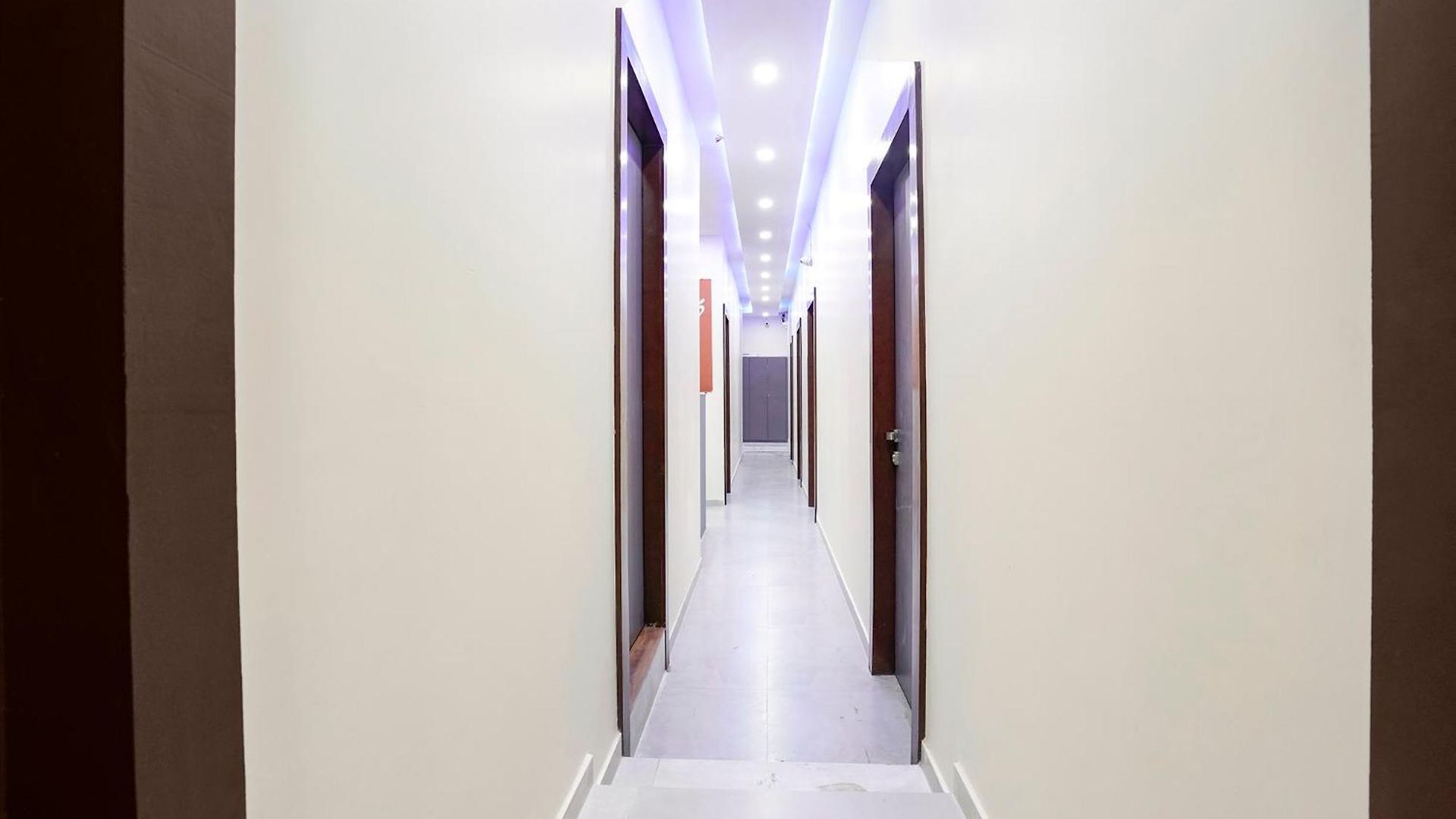 Hotel Fabhotel Freedom International - Nr International Airport 3*