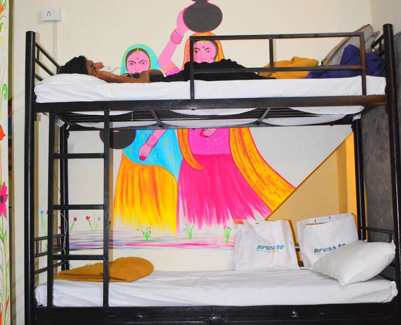 Hostel Solo *