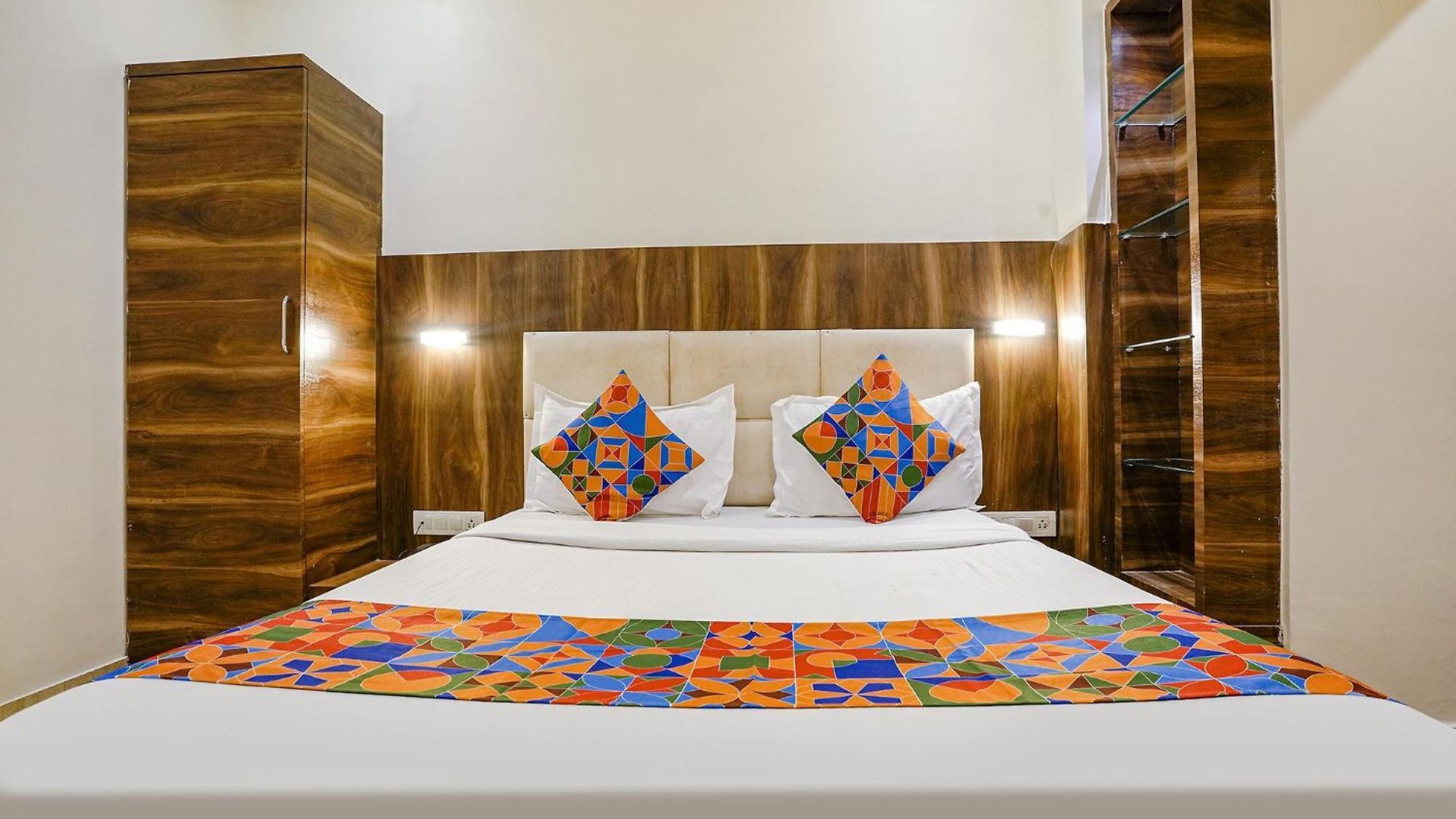 Via Abad Hotel