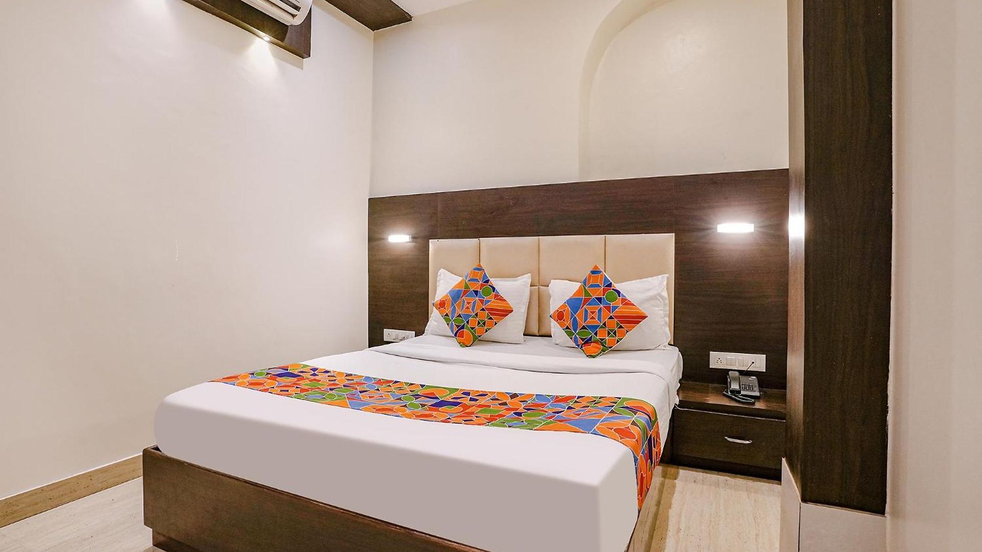 Hotel Via Abad 3*