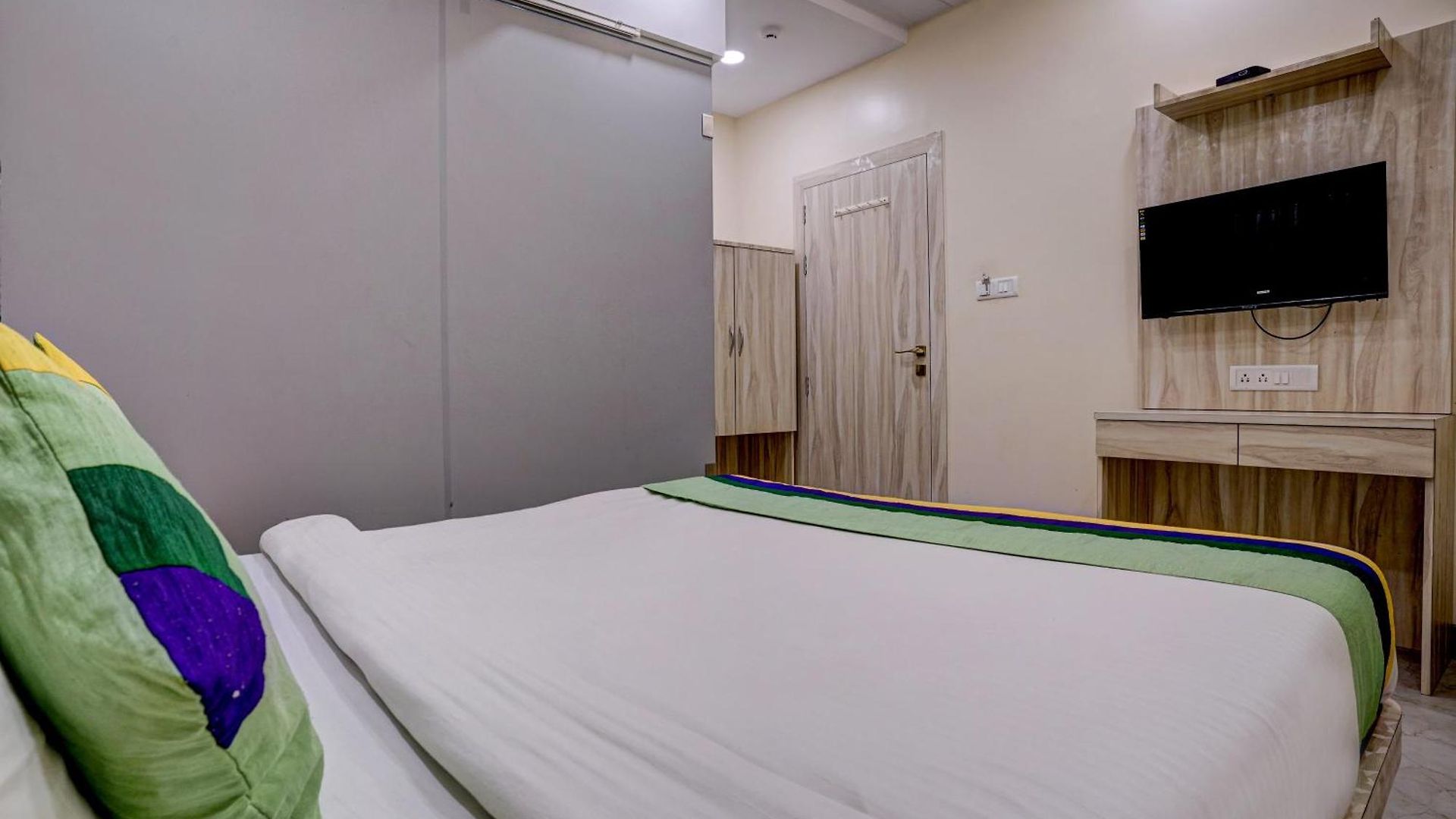 Hotel Kiwi International,hotel,mumbai Mumbai