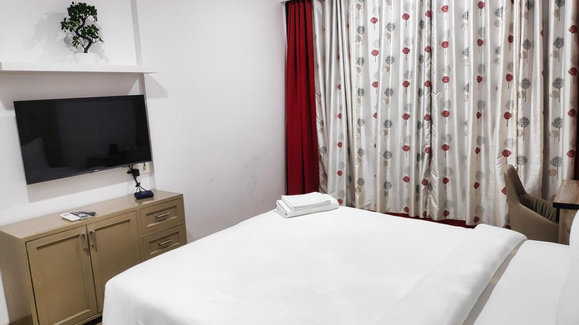 Premium In Hiranandani Powai By Maxxvalue - Chitranjan 3* Mumbai