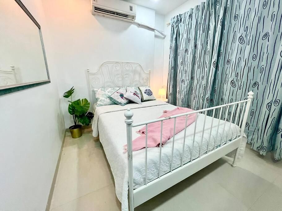 Mediterranean 2Bed Balcony Bandra Boojee Cafe By Connekthomes *