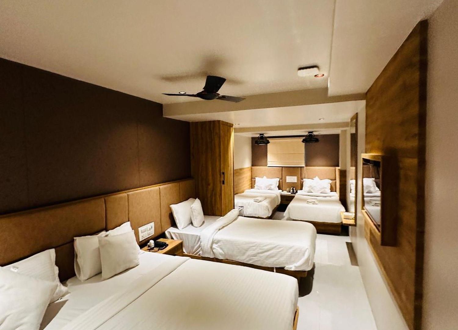 Hotel Amber Paramount