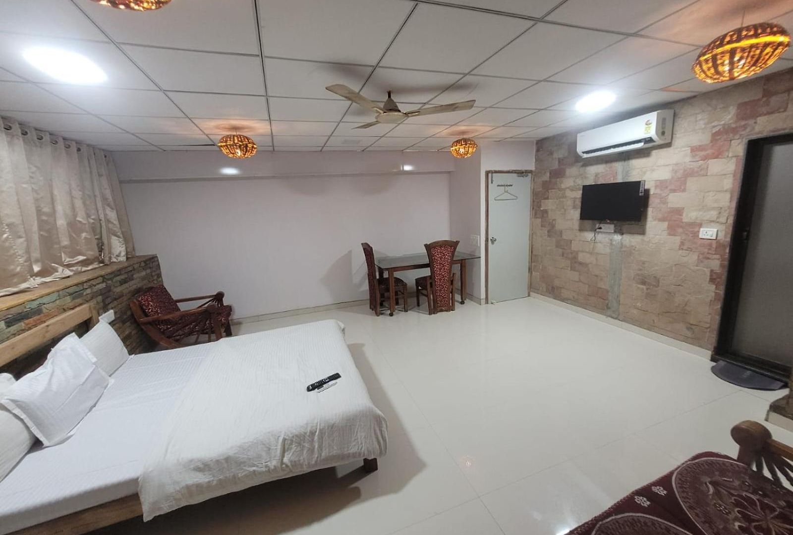 Agrawal Bhavan Budget Only For Indians Mumbai
