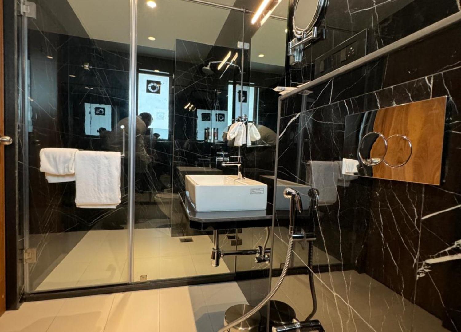 House, Valnai Malad Hotel 4*