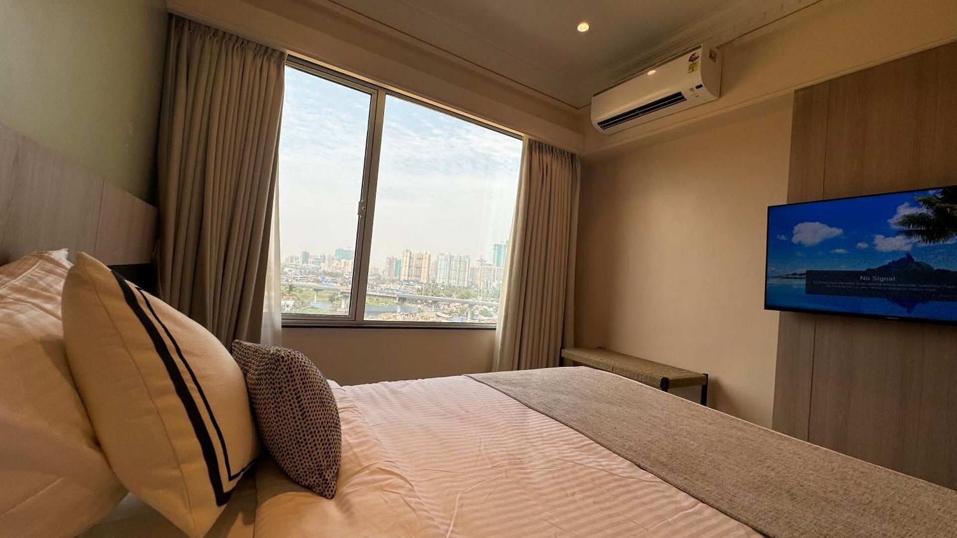 Hotel House, Valnai Malad Mumbai