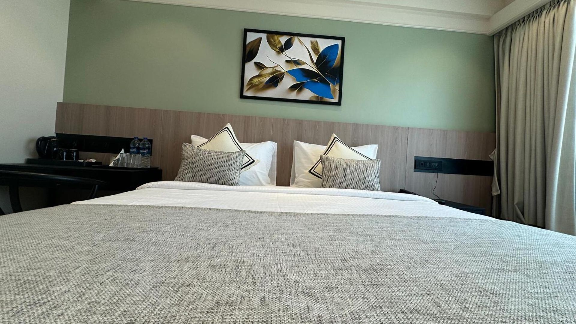 House, Valnai Malad 4* Mumbai