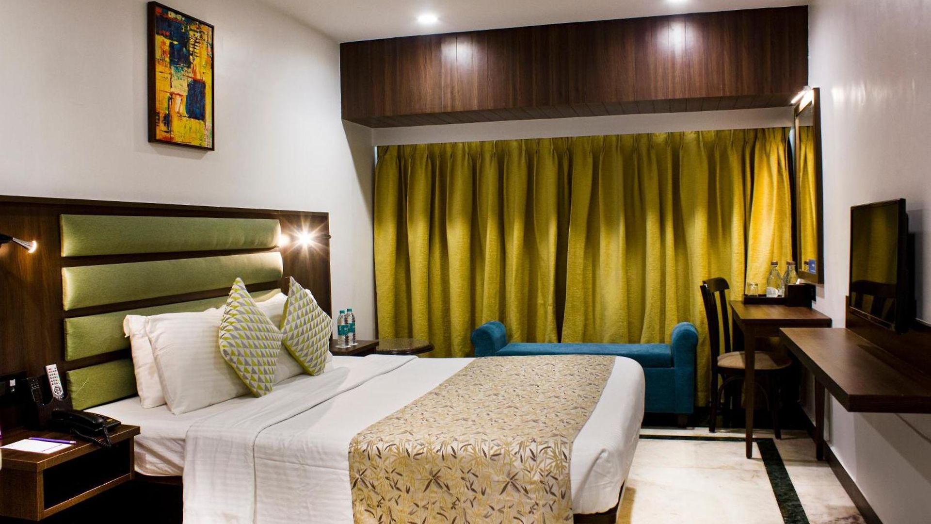Regenta Place The Emerald Hotel 4*
