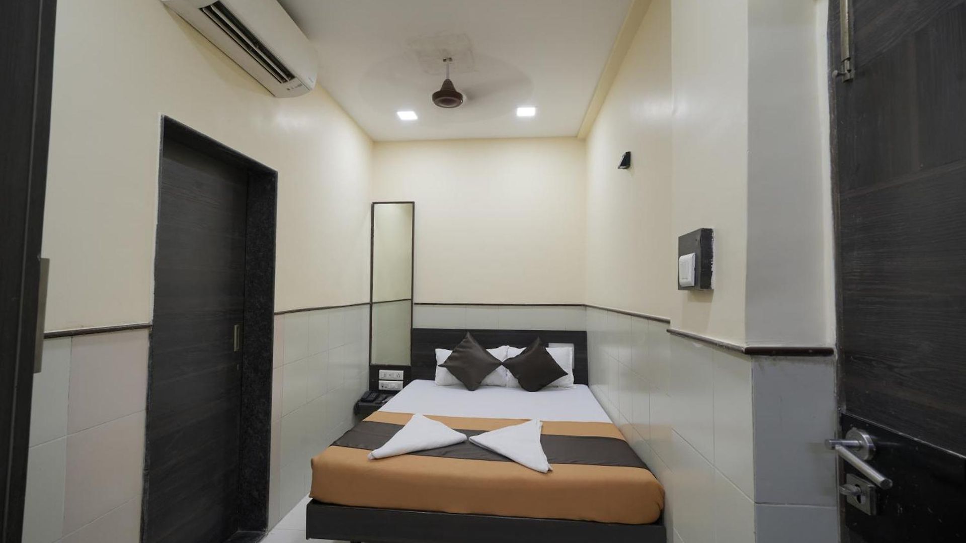 Triton Sion - Near Us Embassy - Near Bkc Mumbai