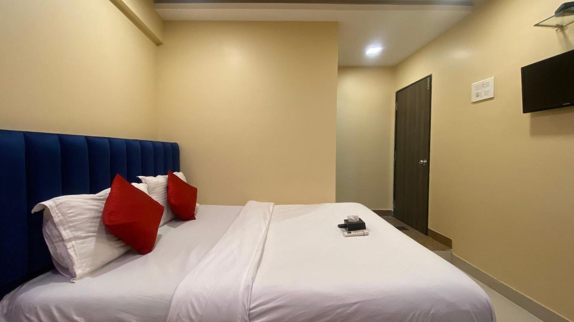 Royal Grand - Near International Airport Mumbai