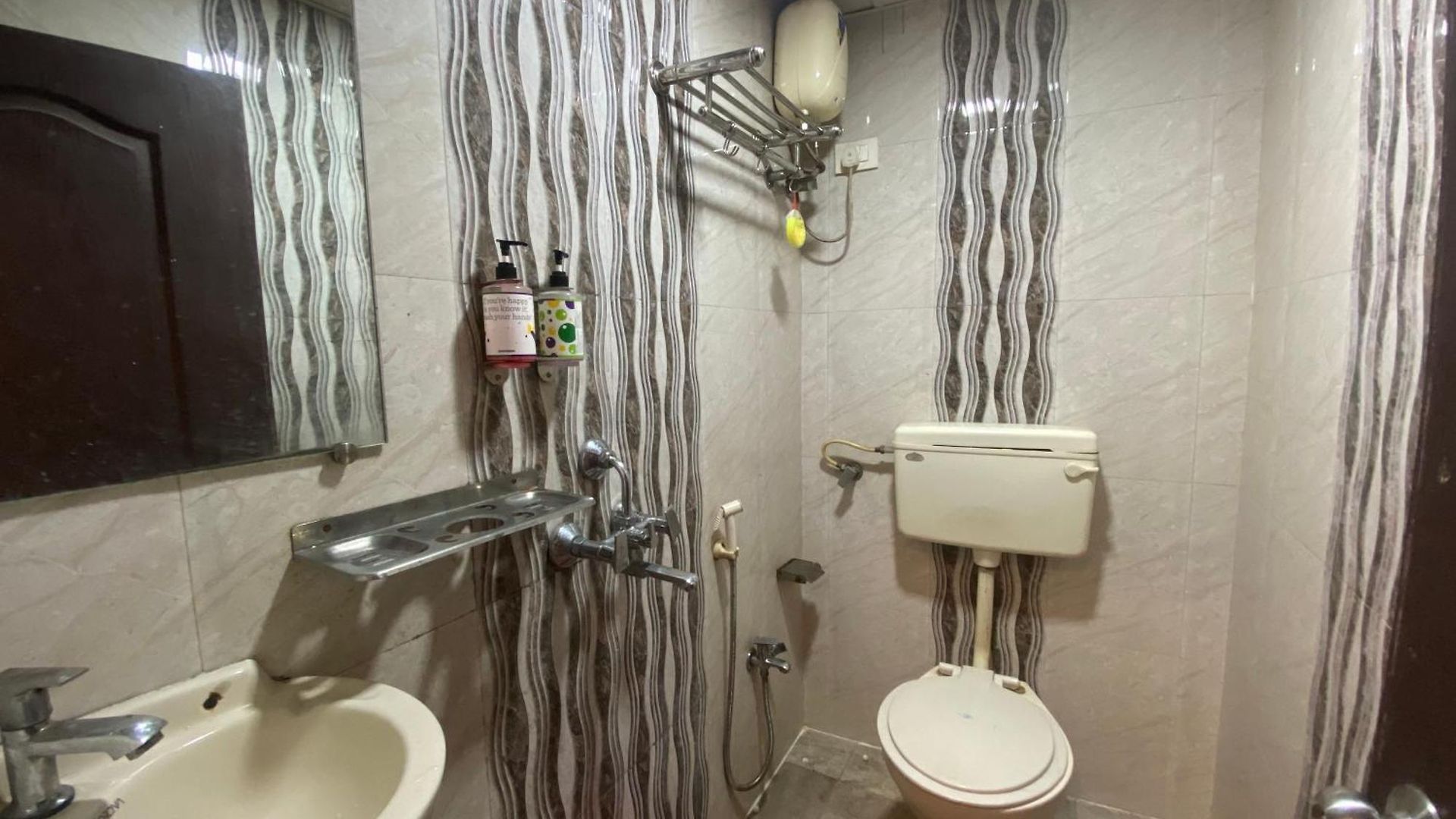 Royal Grand - Near International Airport 3*