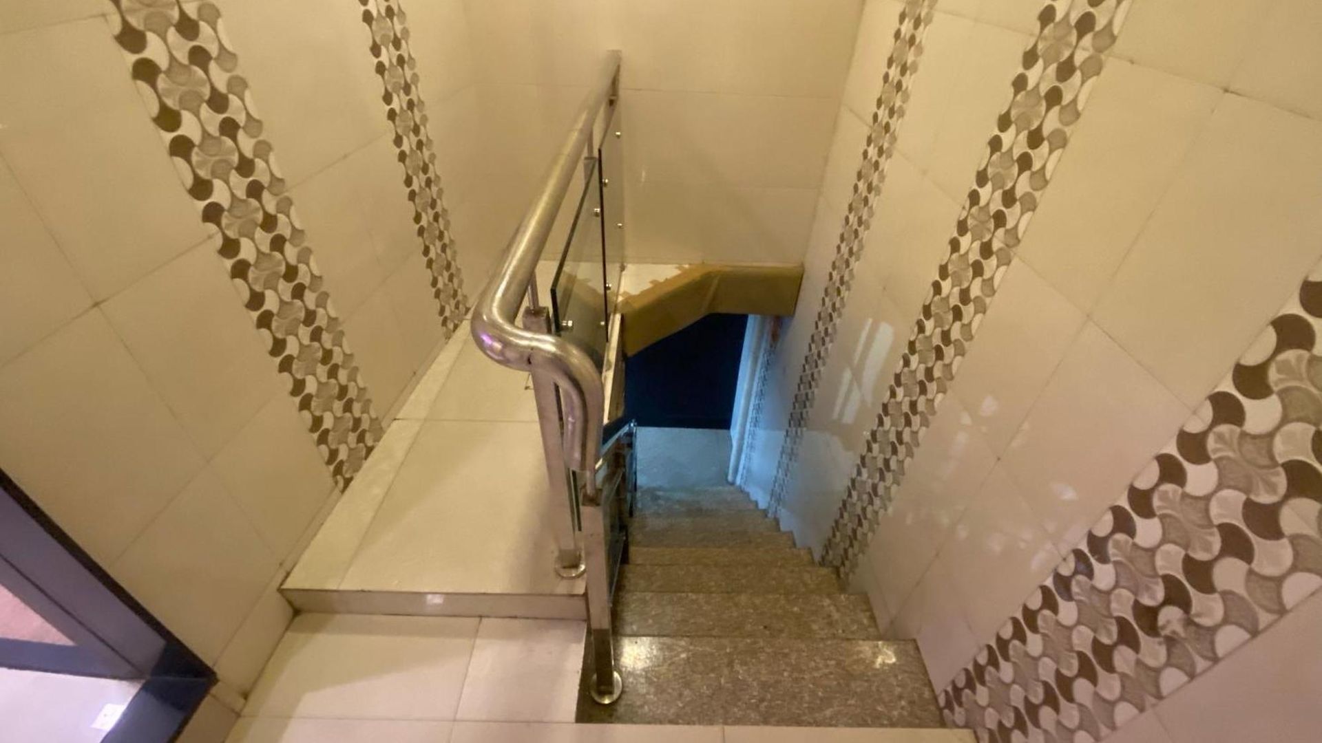 Hotel Royal Grand - Near International Airport Mumbai