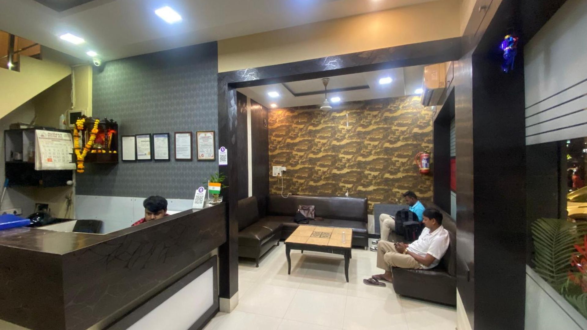 Royal Grand - Near International Airport Hotel Mumbai