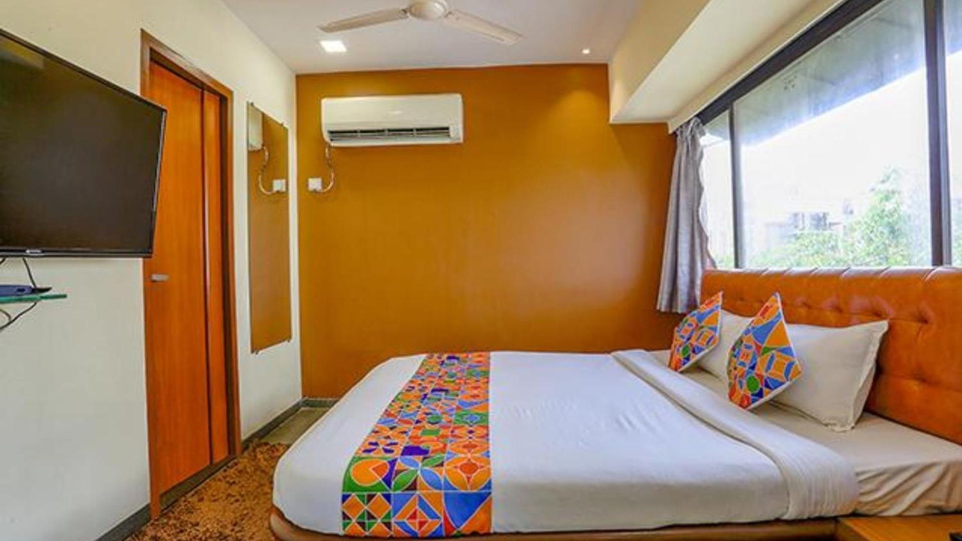 Hotel Via Jayshree