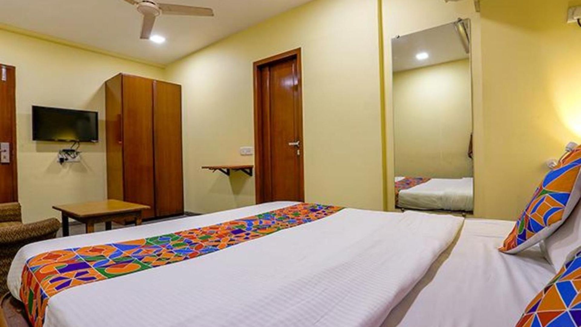 Via Jayshree Hotel