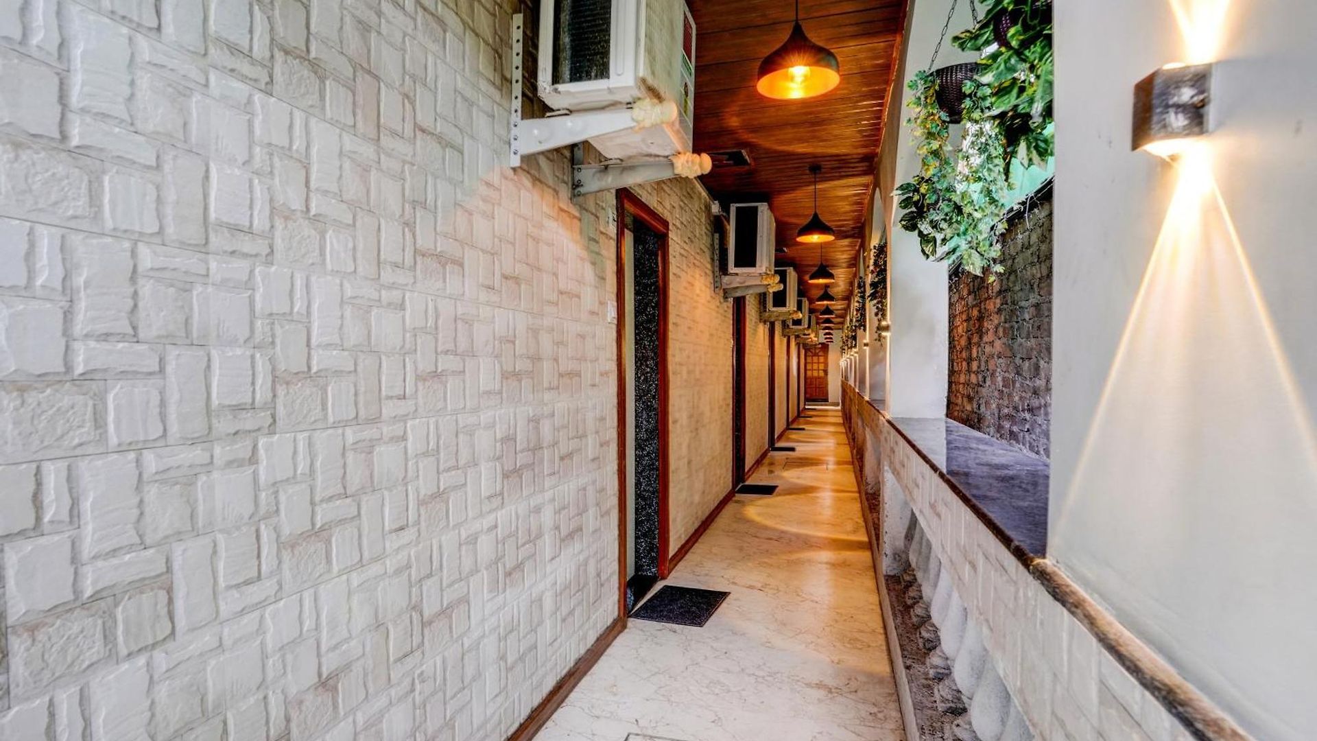 Collection O Palm Springs Mumbai