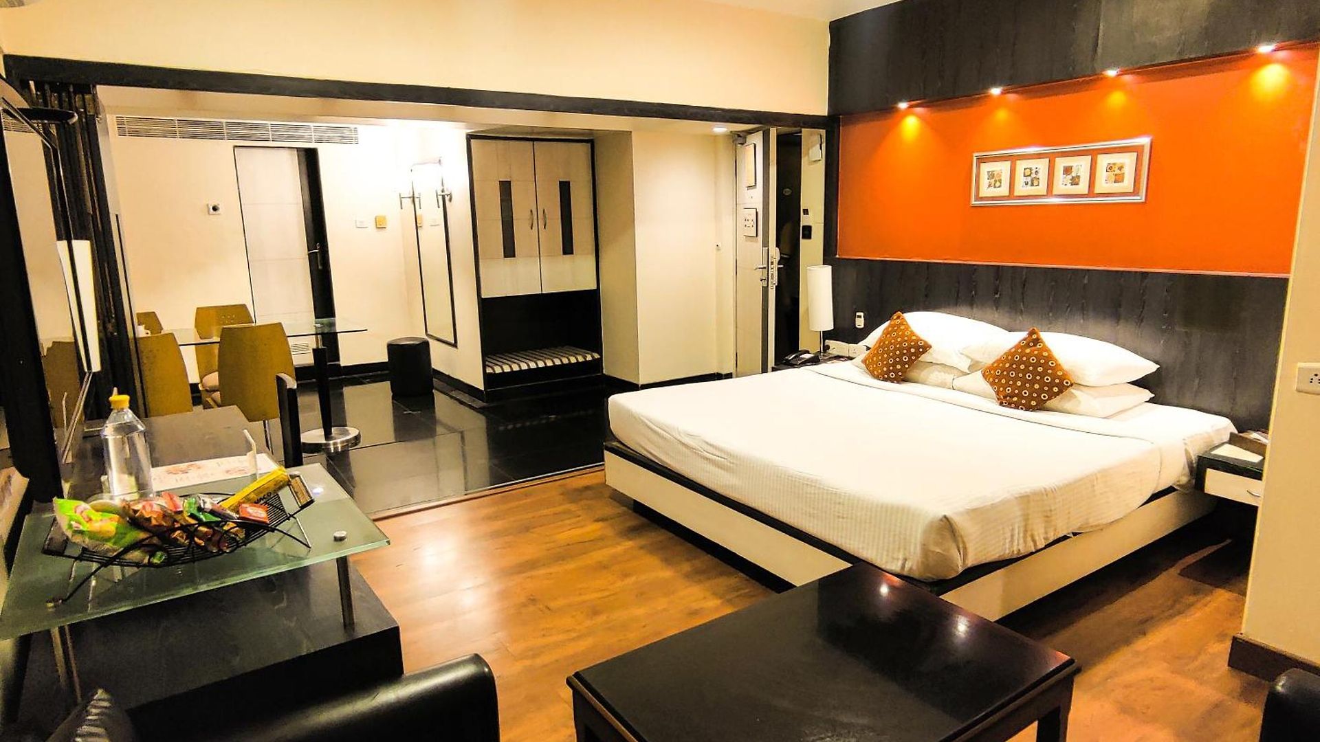 Hotel Ramee Guestline Khar 3*