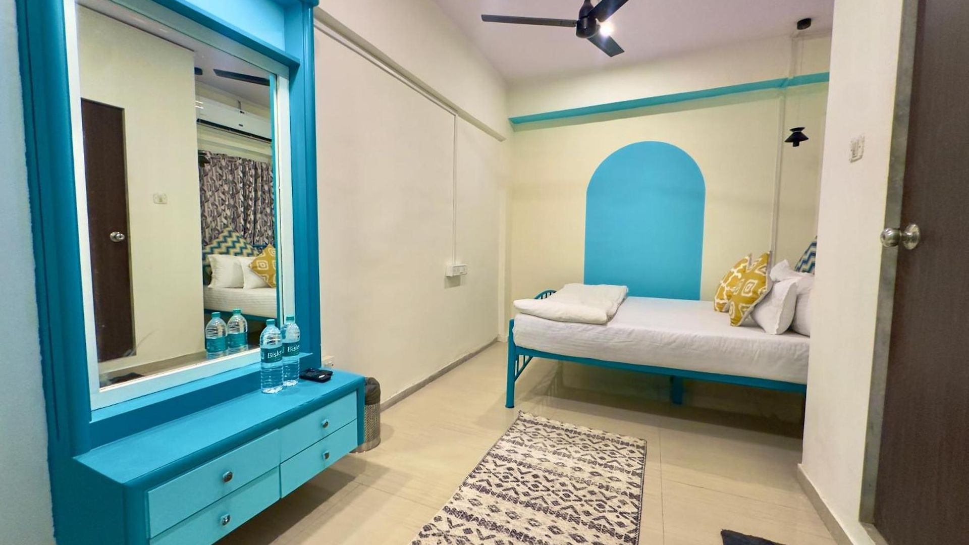 Locomo Hostel Express - Stay Work Eat Hostel