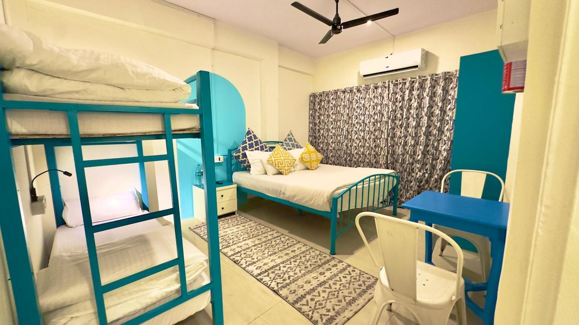 Hostel Locomo Hostel Express - Stay Work Eat