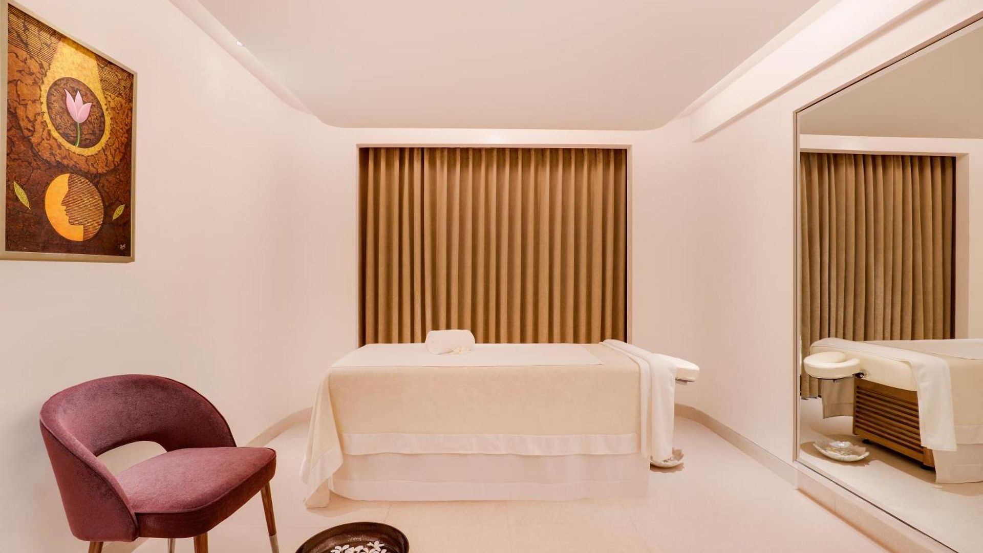 Hotel Aurika, International Airport - Luxury By Lemon Tree