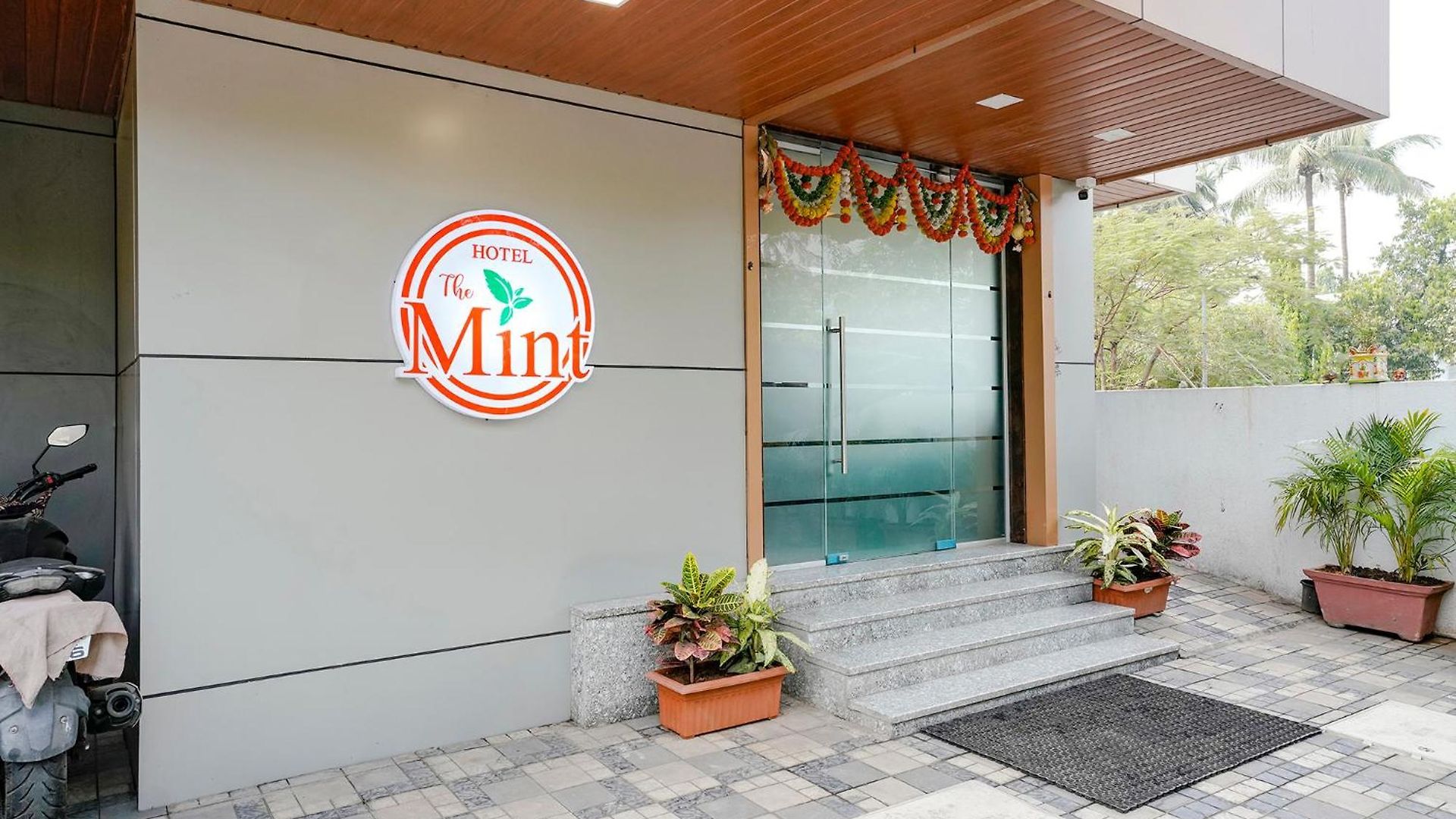Fabhotel The Mint Hotel 3*
