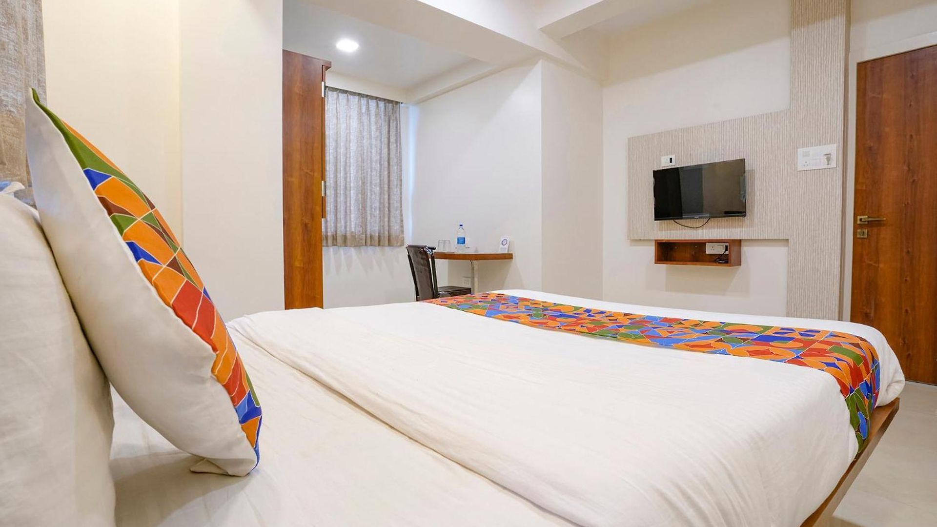 Hotel Fabhotel The Mint Mumbai