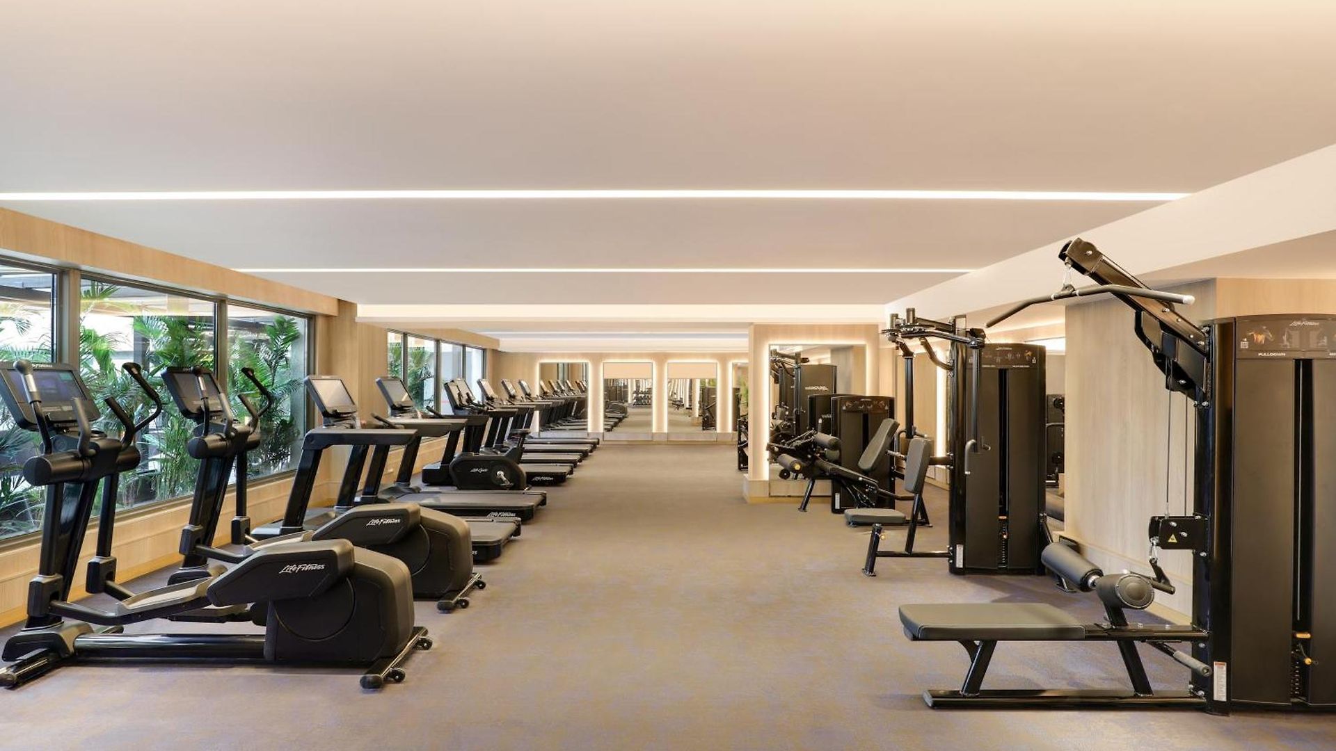 Aurika, International Airport - Luxury By Lemon Tree 5*