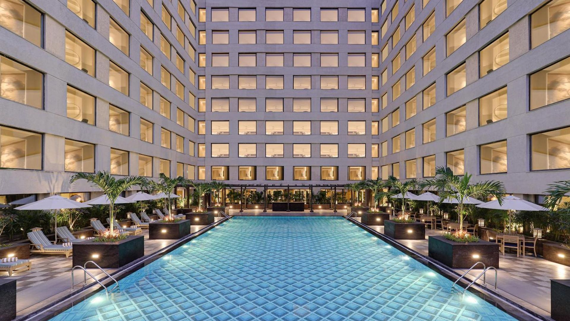 Aurika, International Airport - Luxury By Lemon Tree 5* Mumbai