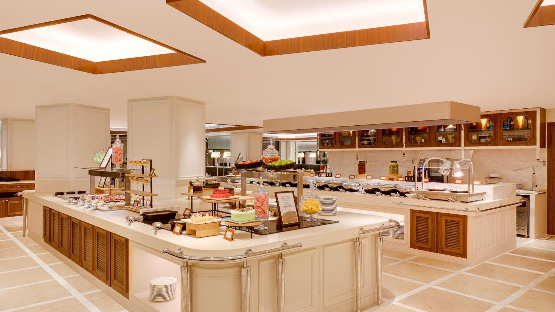Hotel Aurika, International Airport - Luxury By Lemon Tree 5*