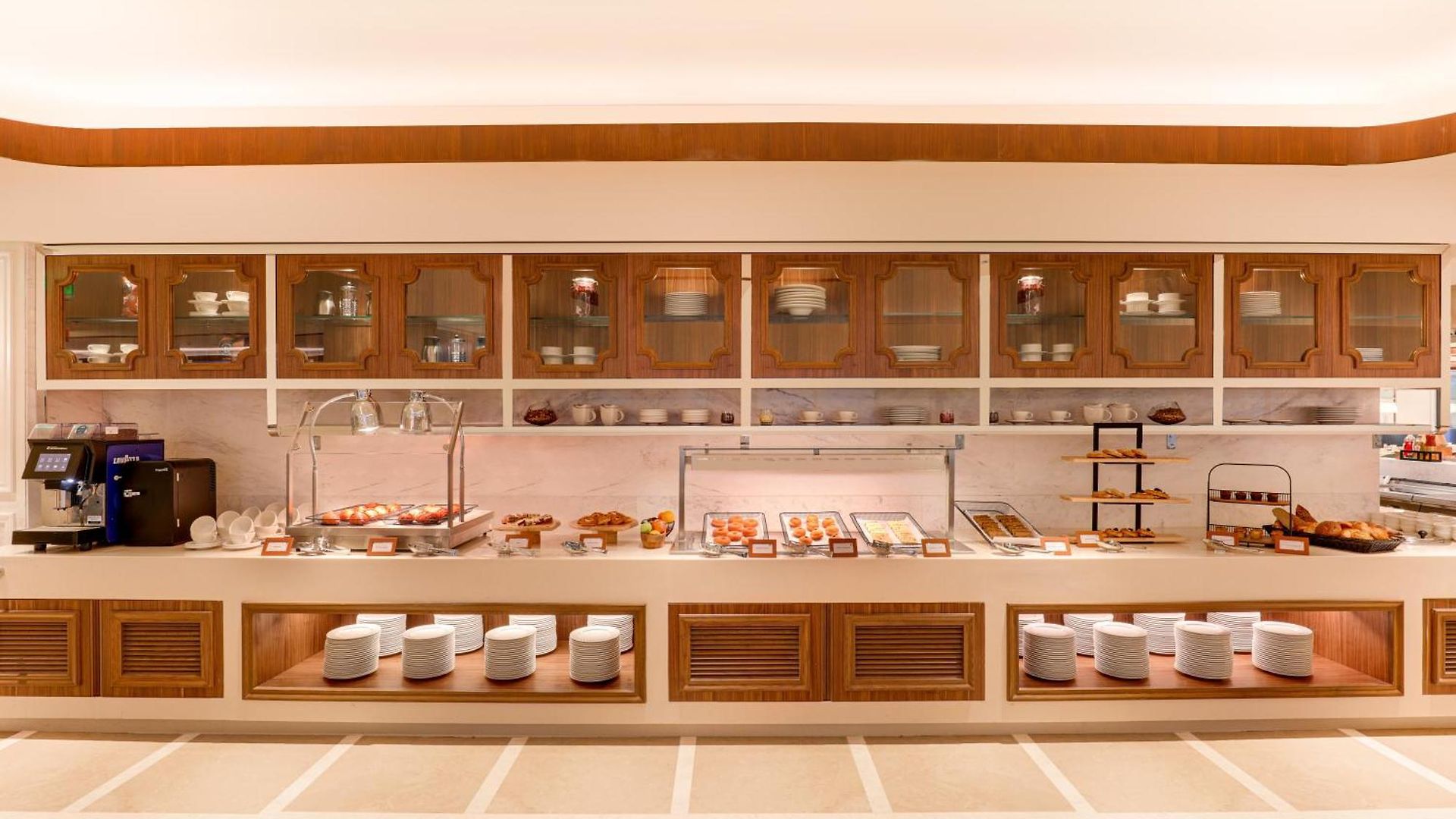 Hotel Aurika, International Airport - Luxury By Lemon Tree