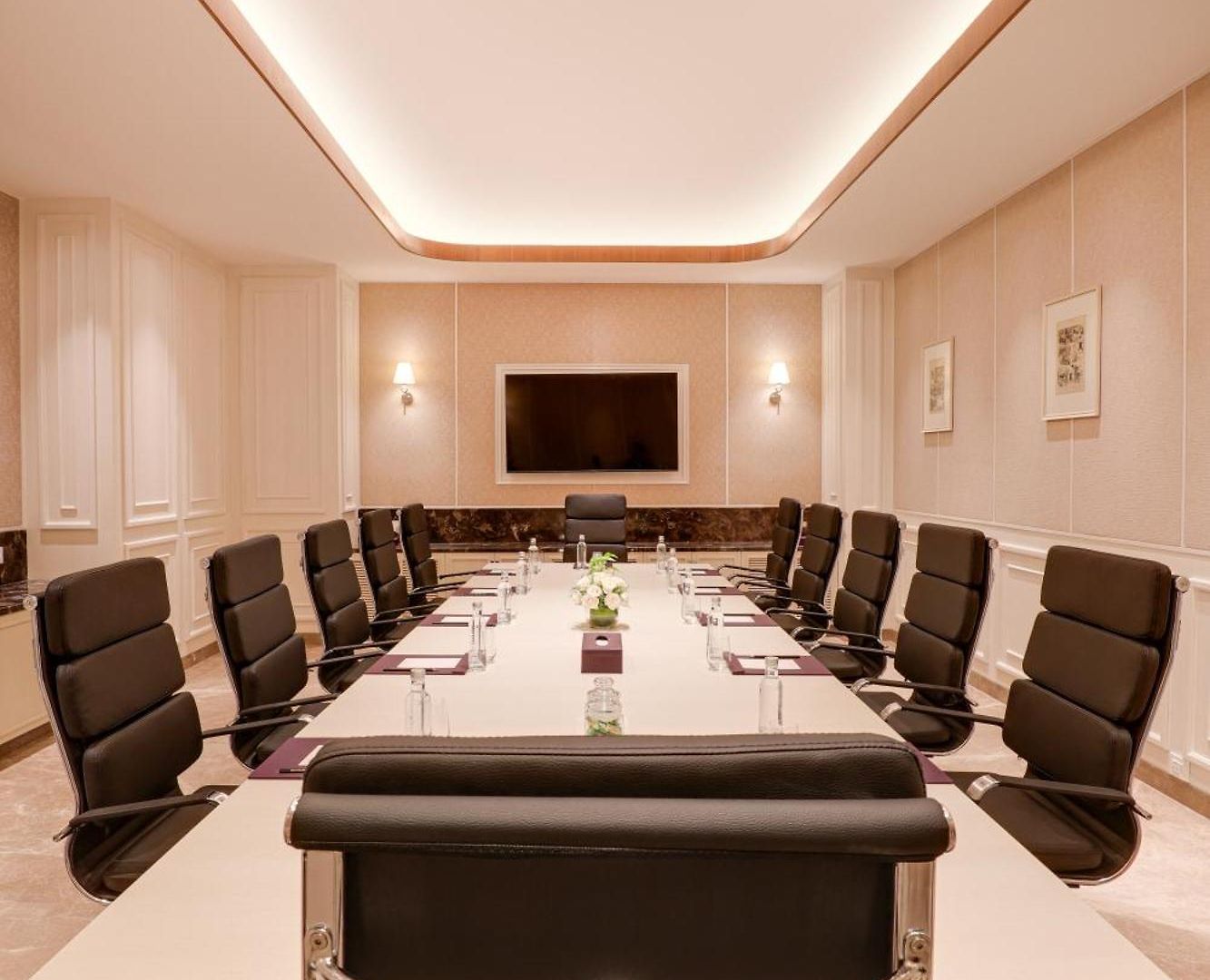 Aurika, International Airport - Luxury By Lemon Tree