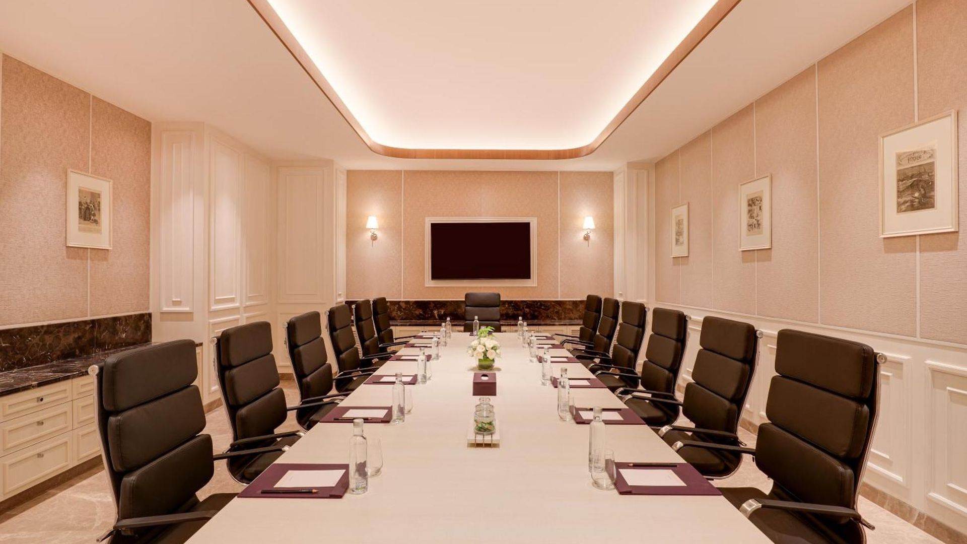 Hotel Aurika, International Airport - Luxury By Lemon Tree Mumbai