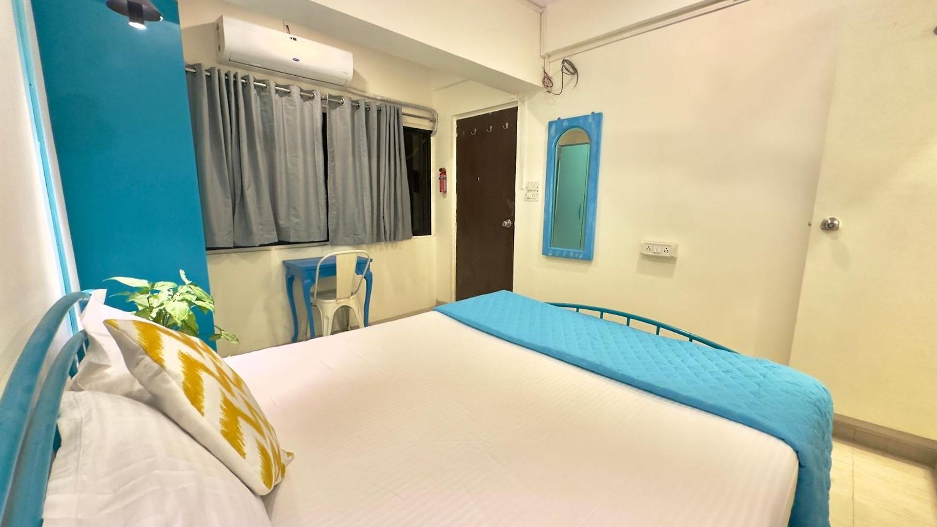 Locomo Hostel Express - Stay Work Eat Hostel