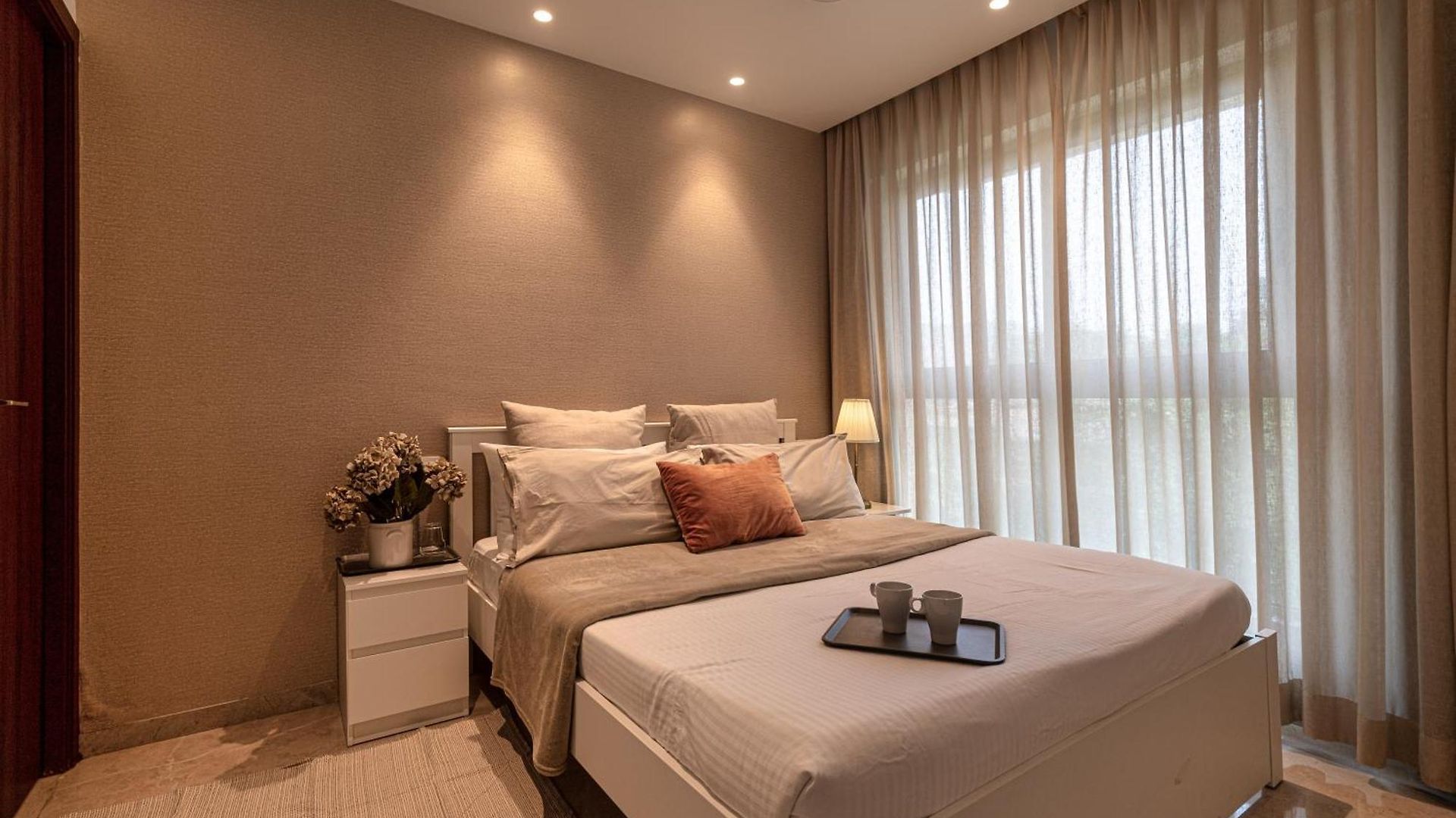 Regent Entire One Bedroom - Hiranandani Gardens, Powai
