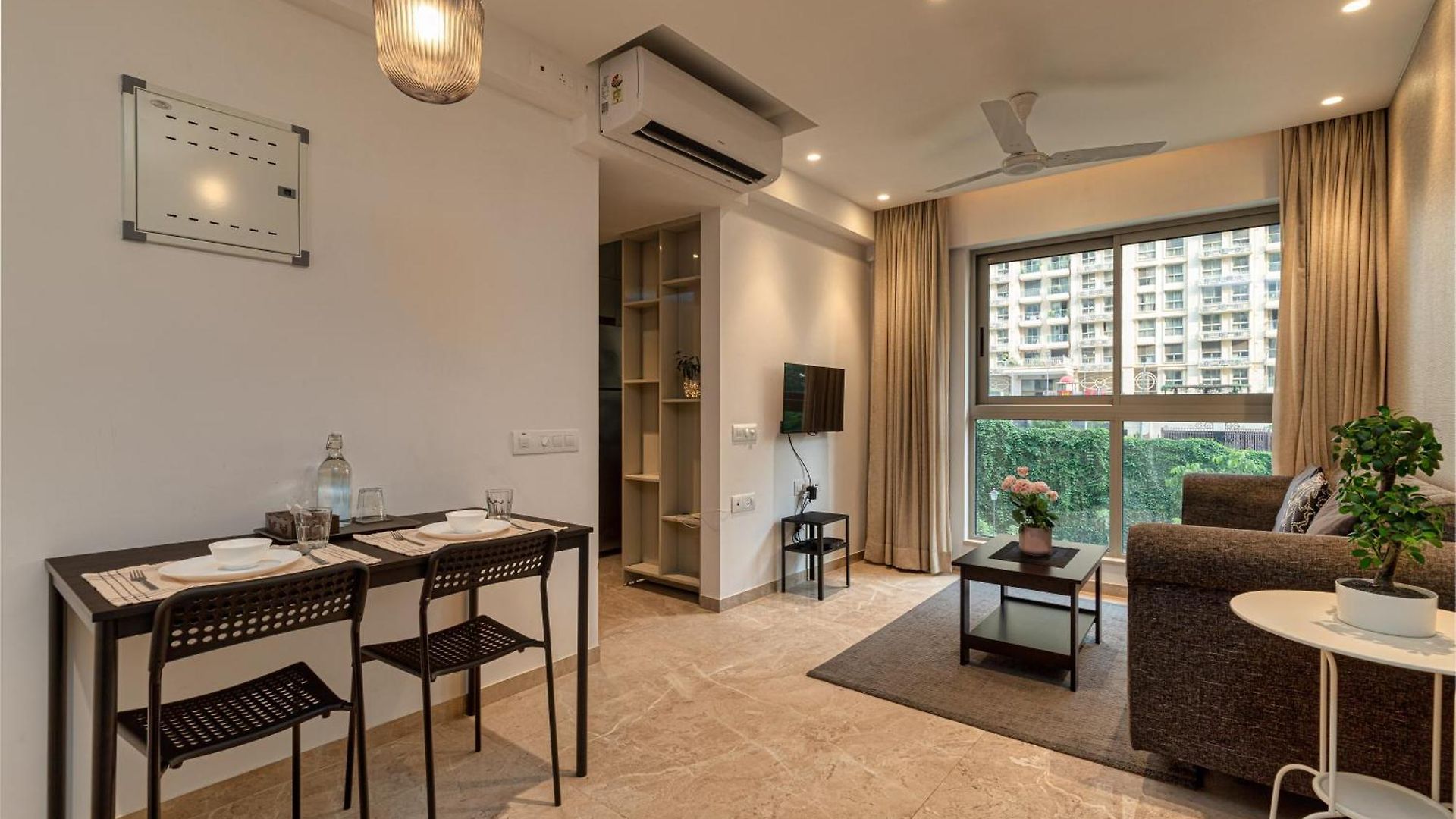 Regent Entire One Bedroom - Hiranandani Gardens, Powai Apartment Mumbai