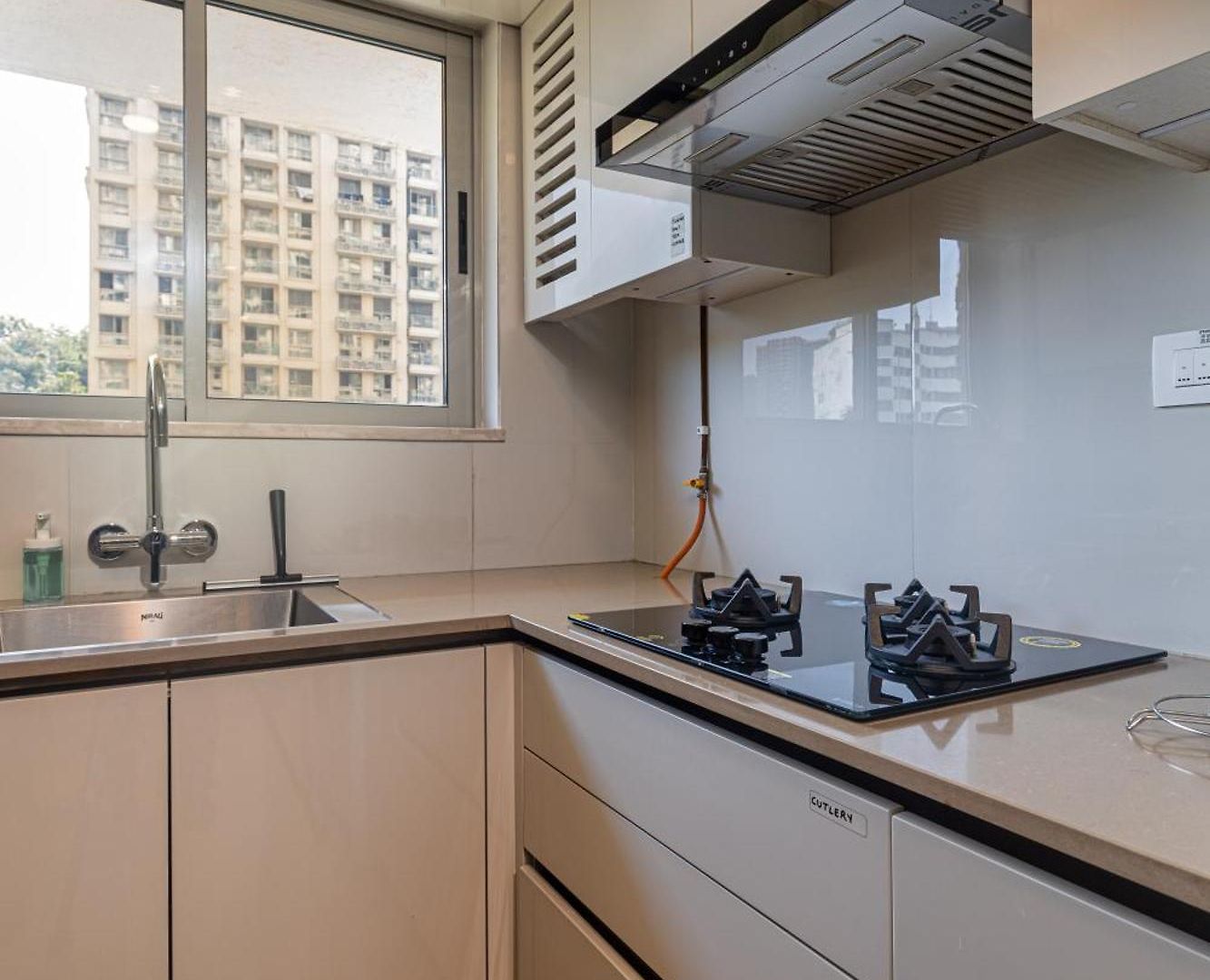 Regent Entire One Bedroom - Hiranandani Gardens, Powai Apartment