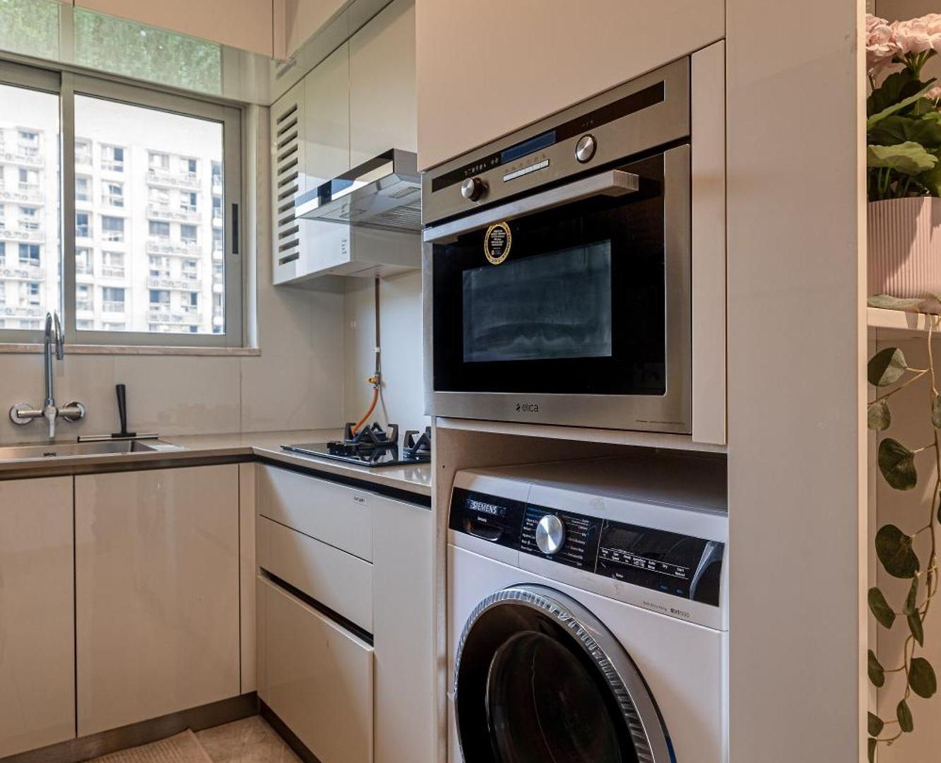 Regent Entire One Bedroom - Hiranandani Gardens, Powai