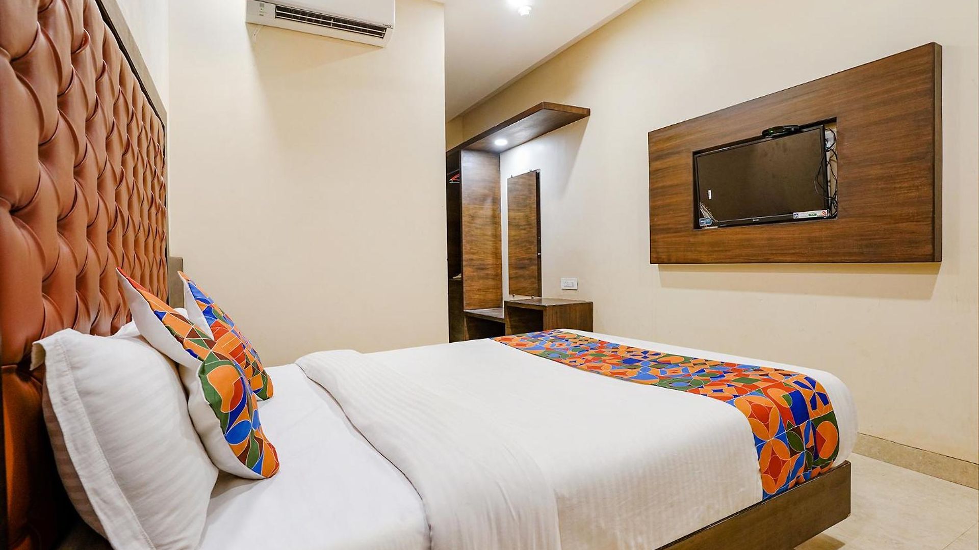 Hotel Fabhotel Vertigo Mumbai