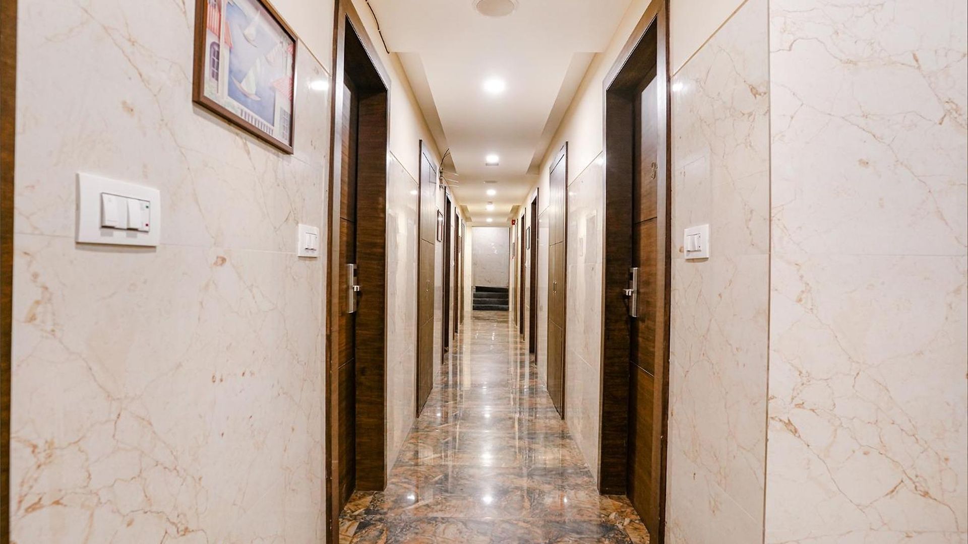 Fabhotel Vertigo Hotel 3*