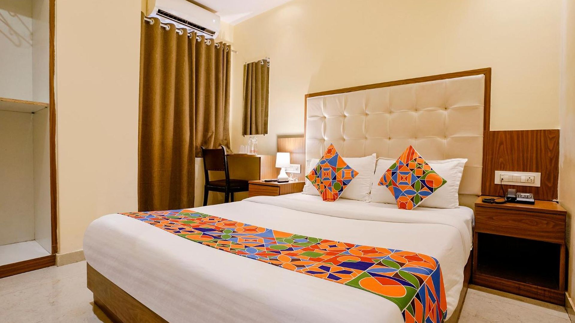 Via Wynd Hotel