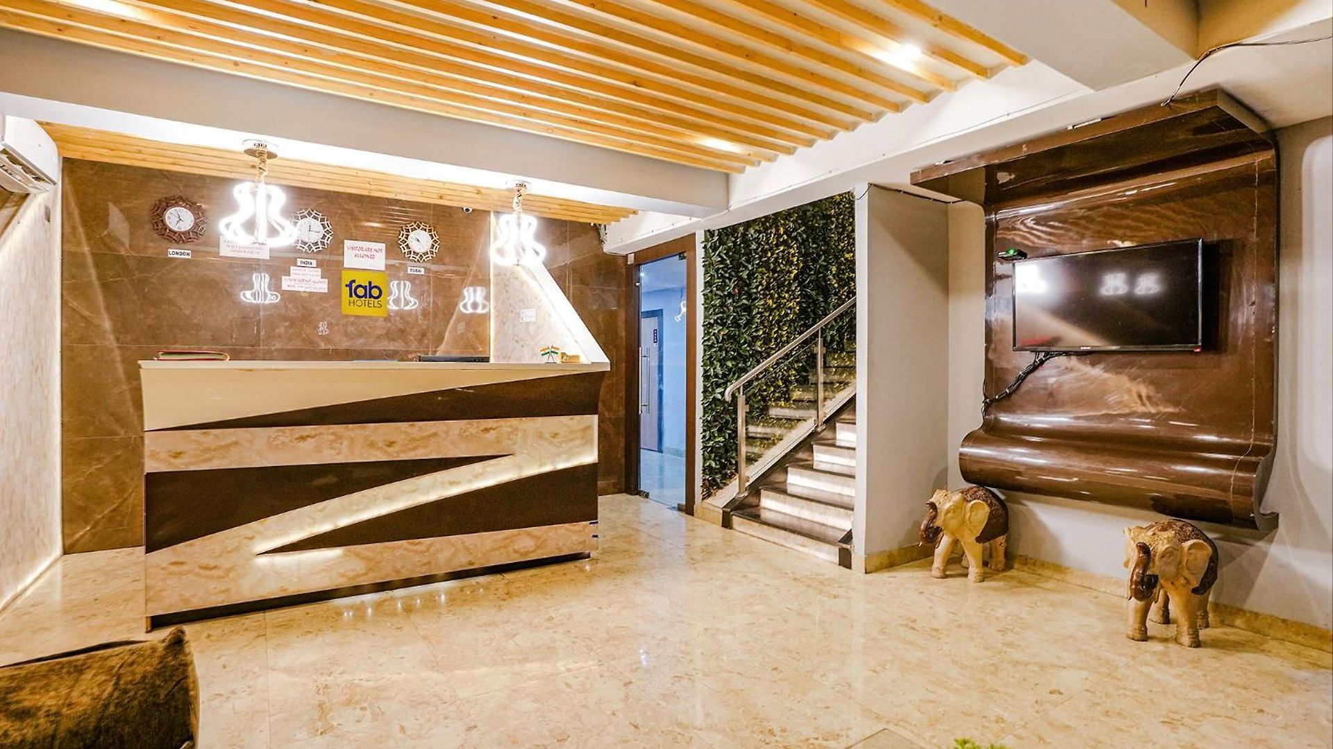 Hotel Fabhotel Zara Grand 3*