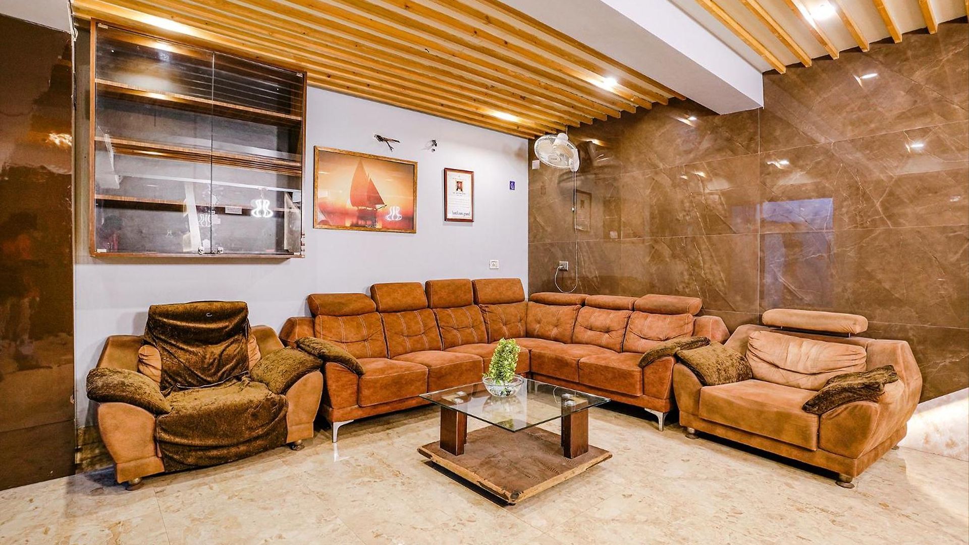 Fabhotel Zara Grand 3*