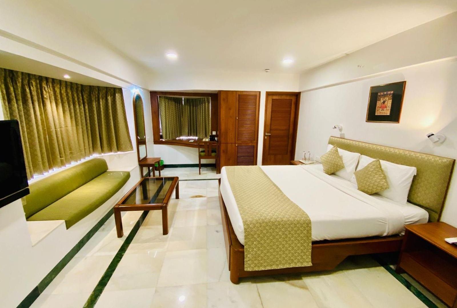 Parle International Hotel