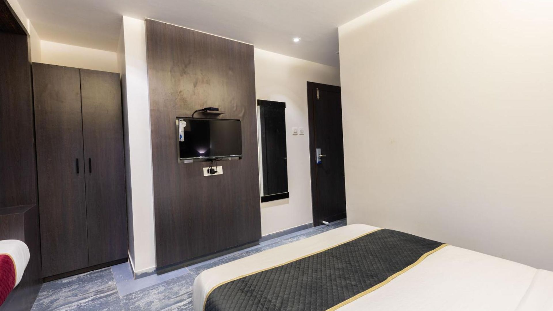 Hotel O Near International Airport