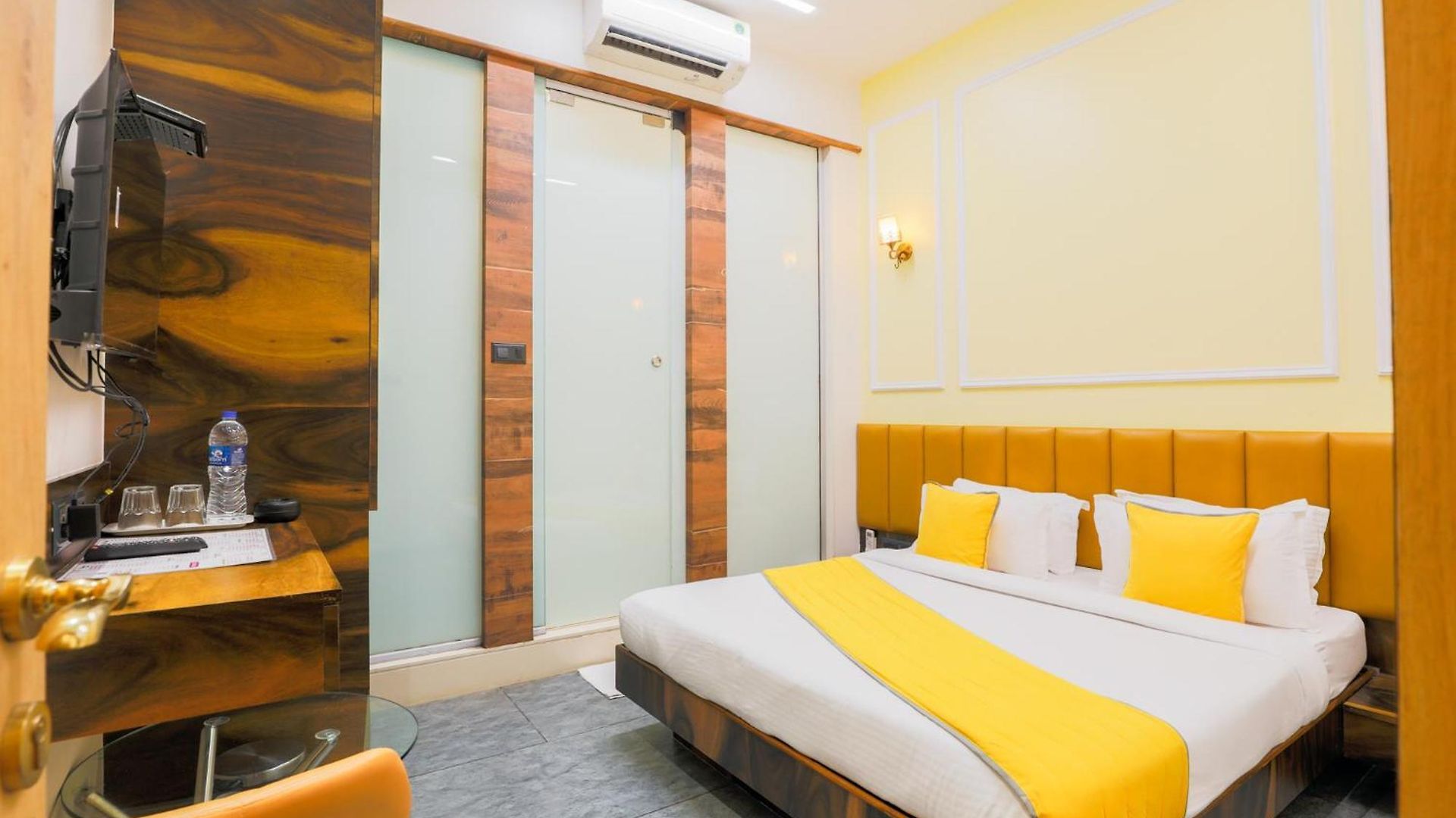 Hotel The Cattleya 3*
