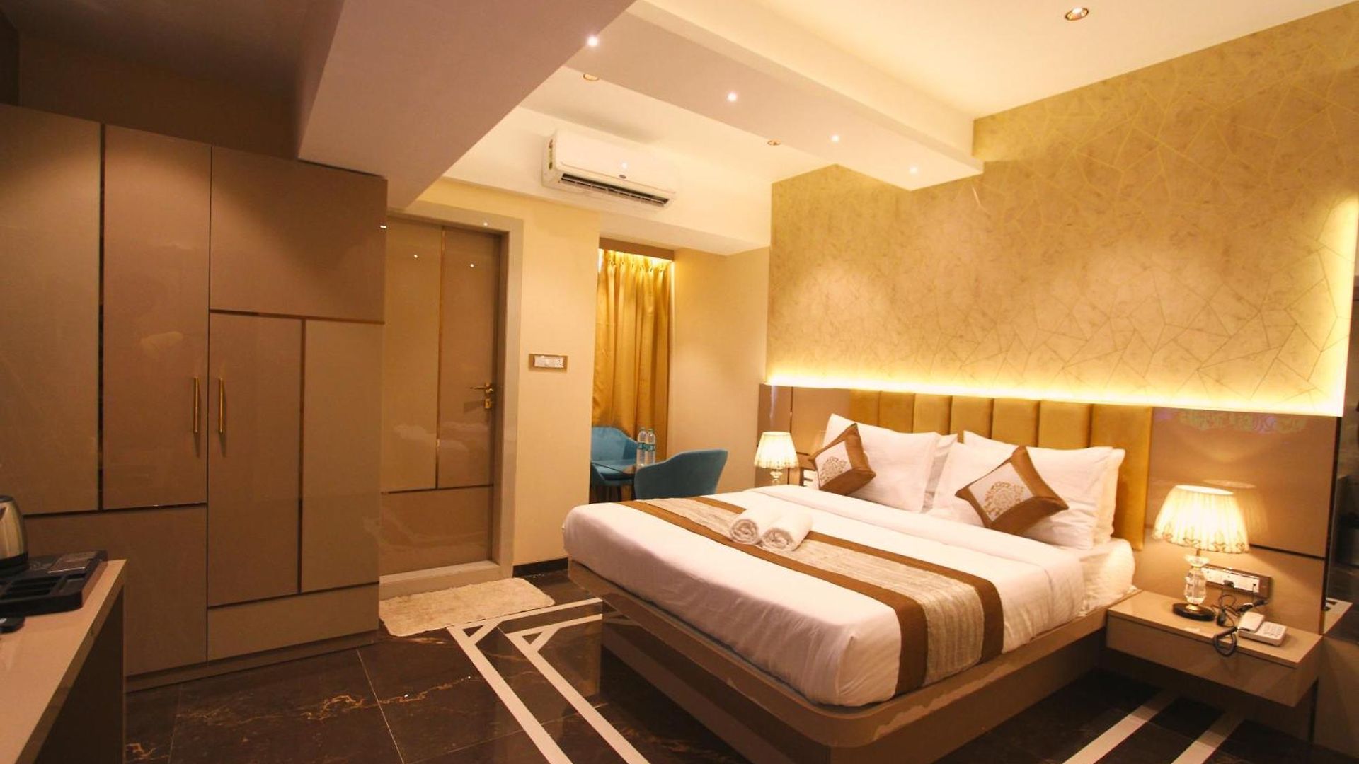 Home2 Renaissance Club Mumbai