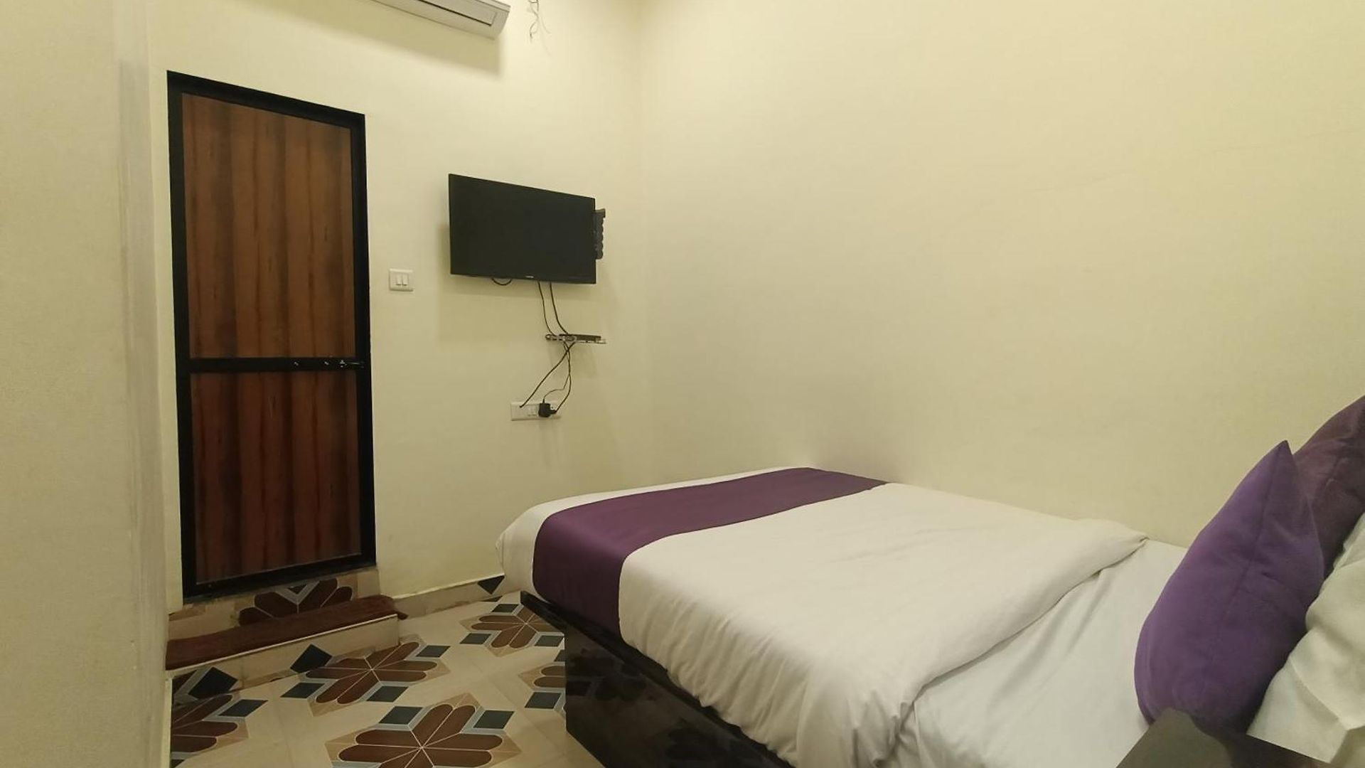 Star Of Kurla - Nearest From Kurla - Near Bkc Guest house *